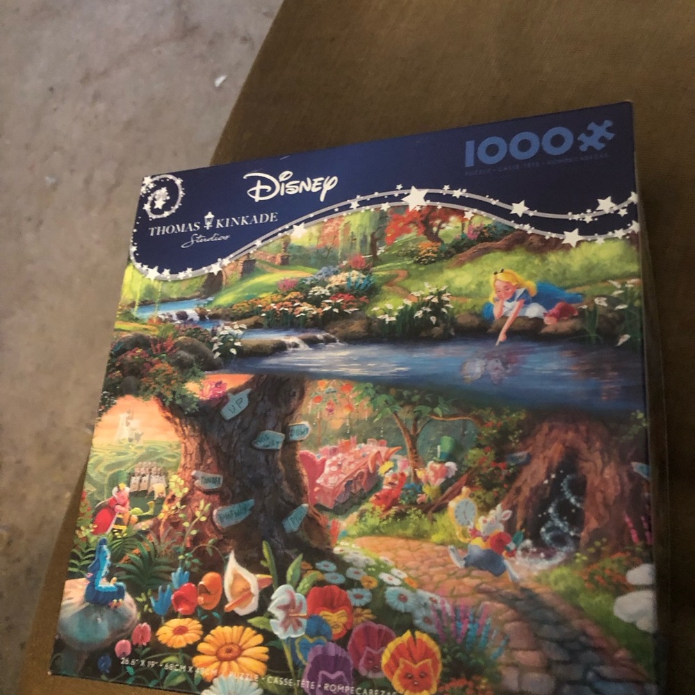 🎠Disney Thomas Kinkade Alice in Wonderland Puzzle - $35 or $30 w/offer